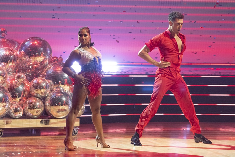 ‘DWTS’ Recap: Robert Irwin, Whitney Leavitt Take the Lead in Season 34 Premiere