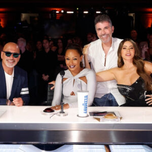 Howie Mandel, Mel B, Simon Cowell, and Sofia Vergara on AGT Quarterfinals 4