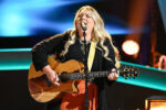 Country Singer Performs a Tribute to the Coaches in ‘The Voice’ Early Release