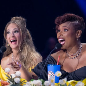 Carrie Underwood and Jennifer Hudson on 'American Idol' 2026
